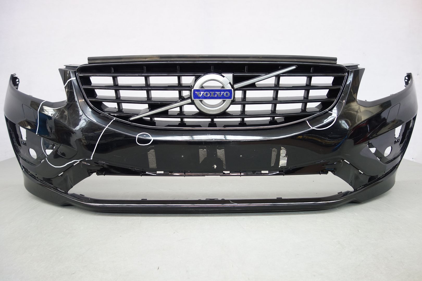 GENUINE VOLVO XC60 20132016 5 Door SUV R DESIGN FRONT BUMPER p/n